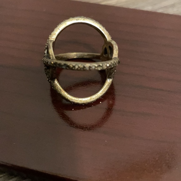 Ring - Picture 3 of 4